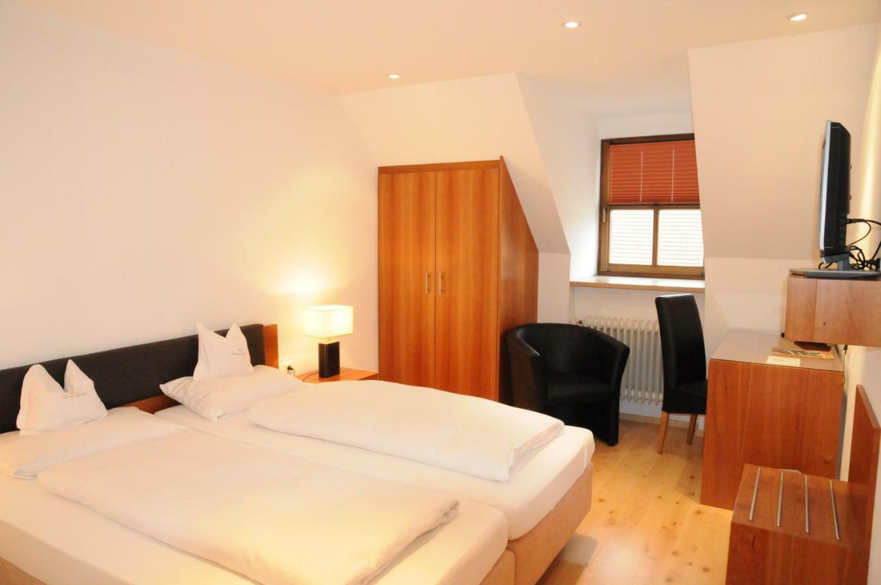 Boardinghouse Wadenspanner Altdorf  Dış mekan fotoğraf